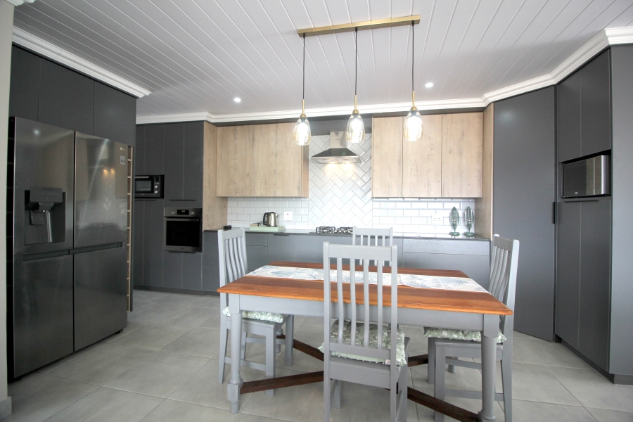 3 Bedroom Property for Sale in Menkenkop Western Cape